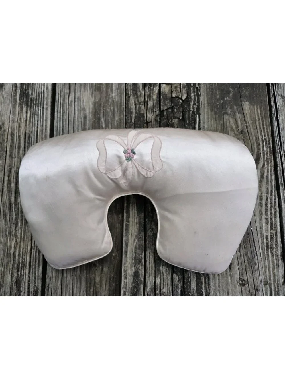 Vintage‎ The Galante Studio Satin Neck Pillow